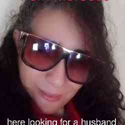 Single Arab woman in Fes, Fez-Meknès, Morocco