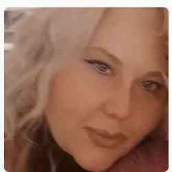 Single Arab woman in New York, New York, United States