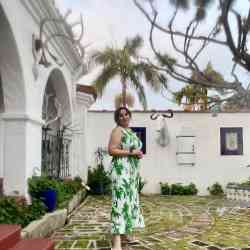 Single Arab woman in New York, New York, United States