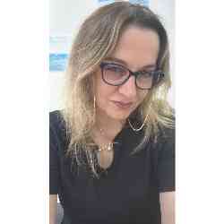 Single Arab woman in Bayrut, Beirut Governorate, Lebanon