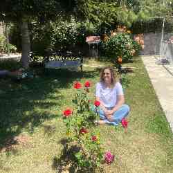Single Arab woman in Bayrut, Beirut Governorate, Lebanon