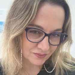 Single Arab woman in Bayrut, Beirut Governorate, Lebanon