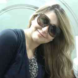 Single Arab woman in Damascus, Damascus Governorate, Syria