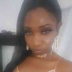 Single Arab woman in London, England, United Kingdom