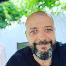 Single Albanian man in New York, New York, United States