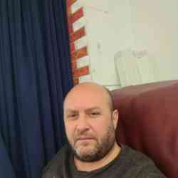 Single Albanian man in New York, NY, United States