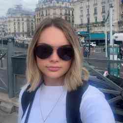 Single Albanian woman in Tirana, Tirana County, Albania