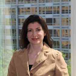 Single Albanian woman in Baltimore, Maryland, United States