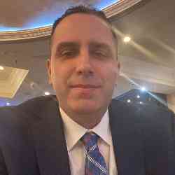 Single Albanian man in New York, New York, United States