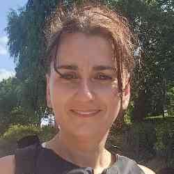 Single Albanian woman in London, England, United Kingdom