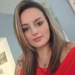 Single Albanian woman in Apollo Beach, Florida, United States