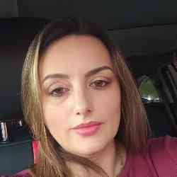 Single Albanian woman in Apollo Beach, Florida, United States