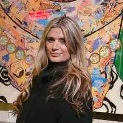 Single Albanian woman in Toronto, Ontario, Canada