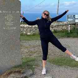 Single Albanian woman in Tirana, Prefettura di Tirana, Albania