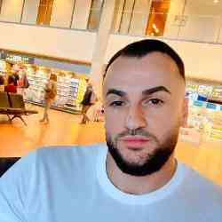 Single Albanian man in New York, NY, United States