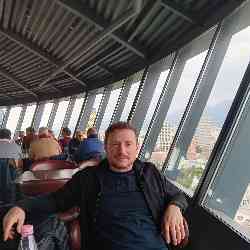 Single Albanian man in Chicago, Ιλινόι, United States