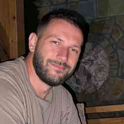 Single Albanian man in Peja, Peja, Kosovo