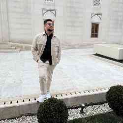 Single Albanian man in Elbasan, Albanië, Albania