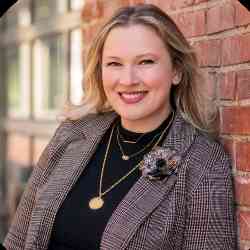 Single Albanian woman in New York, NY, United States