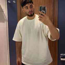 Single Albanian man in New York, NY, United States