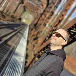 Single Albanian man in New York City, NY, United States