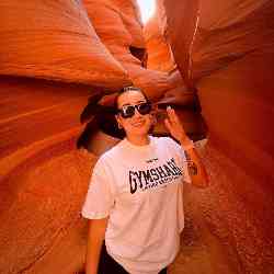 Single Albanian woman in Omaha, Nebraska, United States