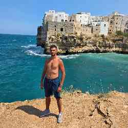 Single Albanian man in New York, NY, United States