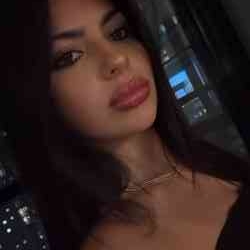 Single Albanian woman in Waterbury, CT, United States