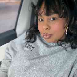 Single Albanian woman in Alexandria, Virginia, United States