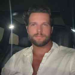 Single Albanian man in New York, NY, United States