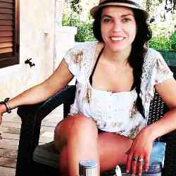 Single Albanian woman in Algonac, MI, United States