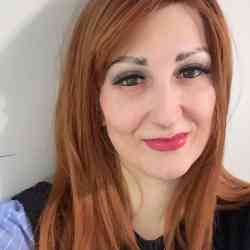 Single Albanian woman in New York, NY, United States