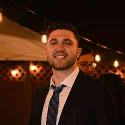 Single Albanian man in Illinois, United States