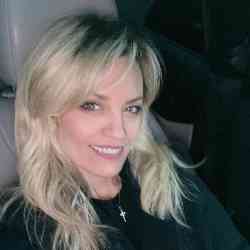 Single Albanian woman in Düsseldorf, Γερμανία, Germany