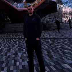 Single Albanian man in New York, NY, United States