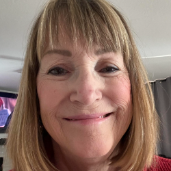 Single Albanian woman in New York, NY, United States