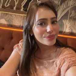 Single Albanian woman in Cape Town, South Africa, South Africa