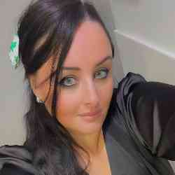 Single Albanian woman in Arlington Heights, IL, United States