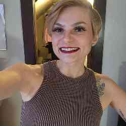 Single Albanian woman in Sheboygan, WI, United States