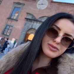Single Albanian woman in New York, NY, United States