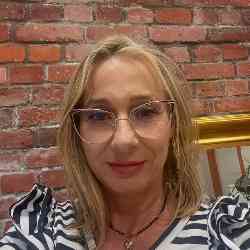 Single Albanian woman in Palos Verdes Estates, CA, United States
