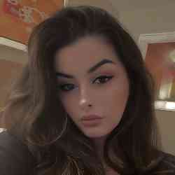 Single Albanian woman in Jersey City, NJ, United States
