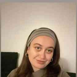 Single Albanian woman in Ashburn, Virginia, United States