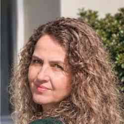 Single Albanian woman in Daytona Beach Shores, FL, United States
