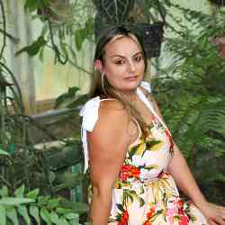 Single Albanian woman in Riverview, FL, United States