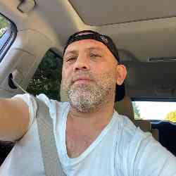Single Albanian man in The Bronx, New York, United States