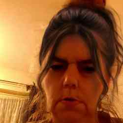 Single Albanian woman in London, UK, United Kingdom