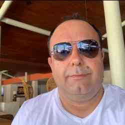 Single Albanian man in New York, New York, United States