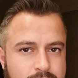 Single Albanian man in New York, New York, United States