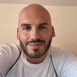 Single Albanian man in New York, NY, United States